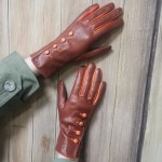 Женские перчатки кожаные мод 074 коньяк