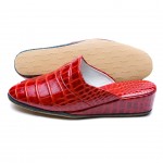 Комнатные тапочки женские Pellagio 222 красный крокодил