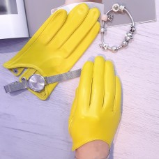 Женские перчатки кожаные GlovesUA мод.377 желтые ( шлица+кнопка по 394)