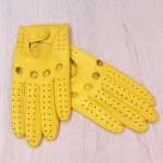 Жіночі автомобільні шкіряні рукавички GlovesUA мод.275 жовті (шов всередину, обтягнута кнопка, кісточки мод.244)