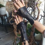 Жіночі рукавички шкіряні мітенки GlovesUA мод.545 чорний