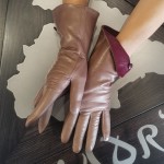 Женские кожаные перчатки GlovesUA мод 058 тауп/слива