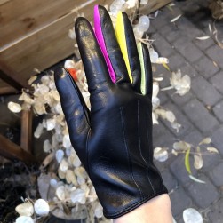 Женские перчатки кожаные GlovesUA мод 394 черные (цветные стрелки, три полосы)