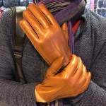 Чоловічі шкіряні рукавички GlovesUA мод.394 світлий коньяк (три смужки, шов назовні)