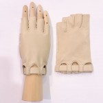 Жіночі рукавички шкіряні мітенки GlovesUA мод.359 бежеві
