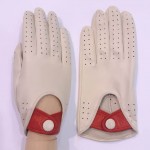 Жіночі автомобільні шкіряні рукавички GlovesUA мод.275 бежеві (шов всередину, без отв, ремінець червоний, кнопка обтягнута) - Кольорові Жіночі автомобільні шкіряні рукавички GlovesUA мод.275 бежеві (шов всередину, без отв, ремінець червоний, кнопка обтягнута)