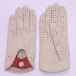 Жіночі автомобільні шкіряні рукавички GlovesUA мод.275 бежеві (шов всередину, без отв, ремінець червоний, кнопка обтягнута) - Кольорові Жіночі автомобільні шкіряні рукавички GlovesUA мод.275 бежеві (шов всередину, без отв, ремінець червоний, кнопка обтягнута)